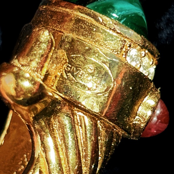 GIVENCHY Vintage Cabochon Goldtone Statement Necklace - Picture 11 of 11